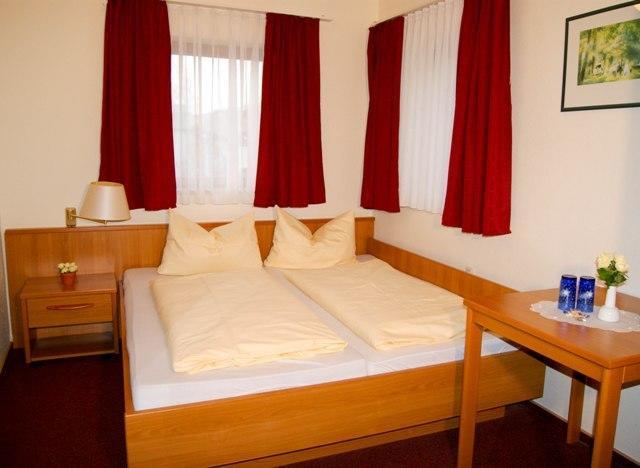 Hotel Schonunger Bucht Waigolshausen Esterno foto