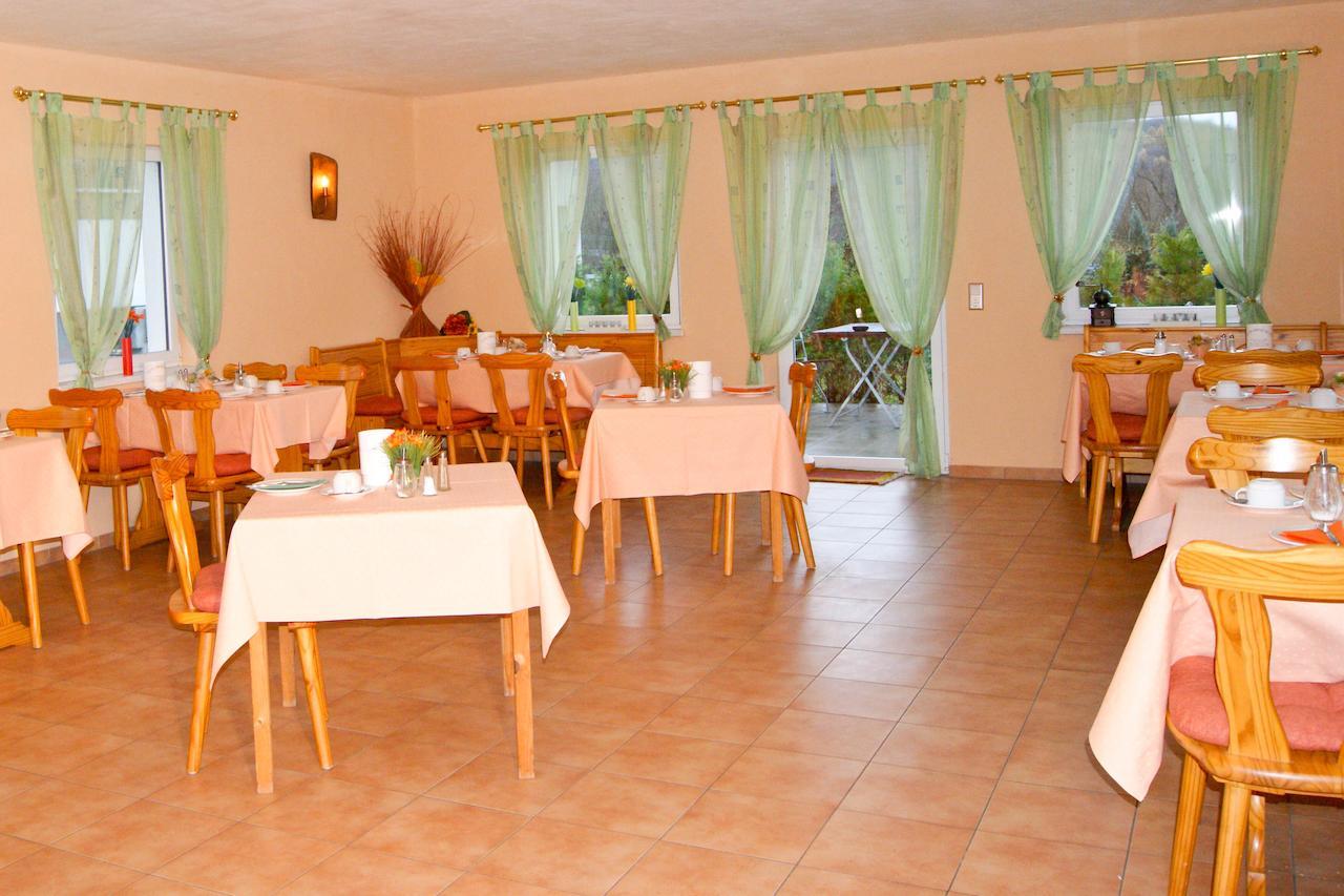 Hotel Schonunger Bucht Waigolshausen Esterno foto