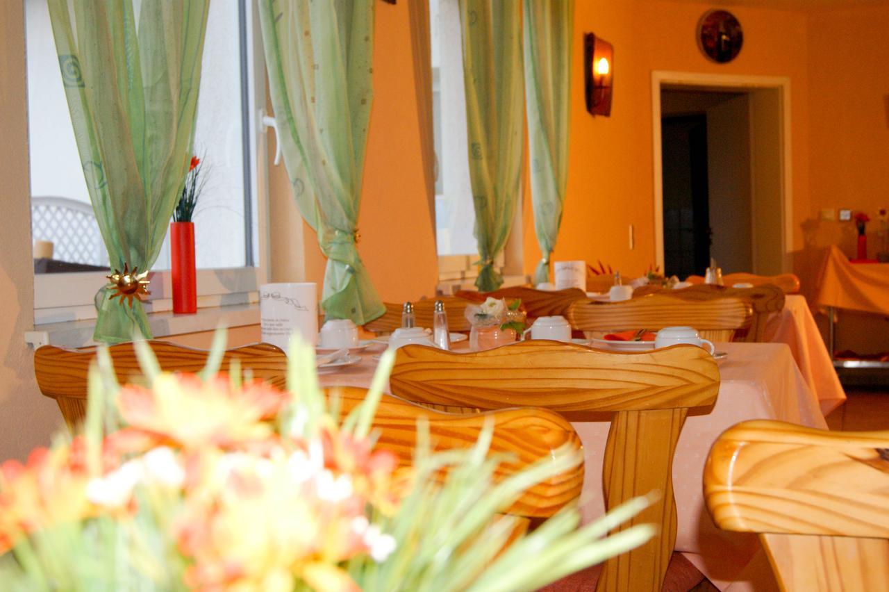 Hotel Schonunger Bucht Waigolshausen Esterno foto