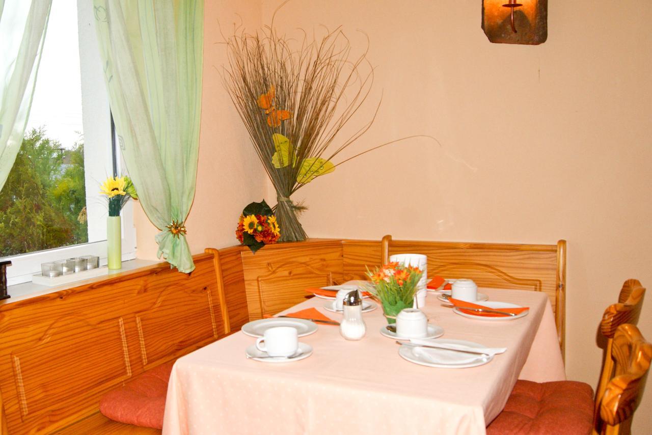 Hotel Schonunger Bucht Waigolshausen Esterno foto